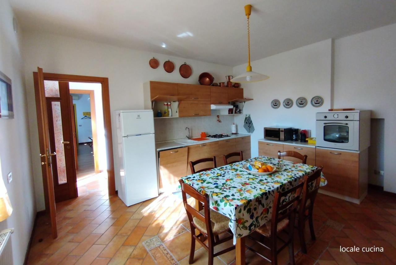 Appartamento Le Campanelle San Felice del Benaco Exteriör bild